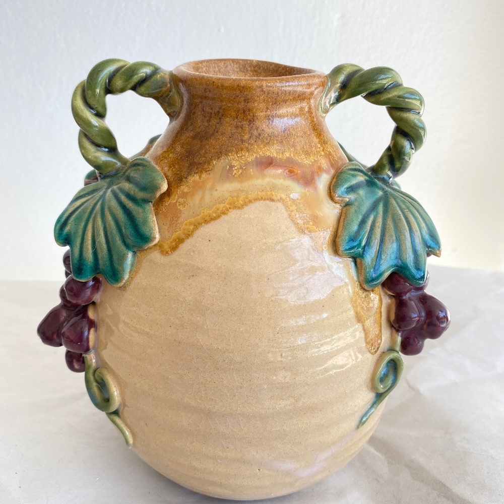grapes and leaves 3d ceramic clay pot
